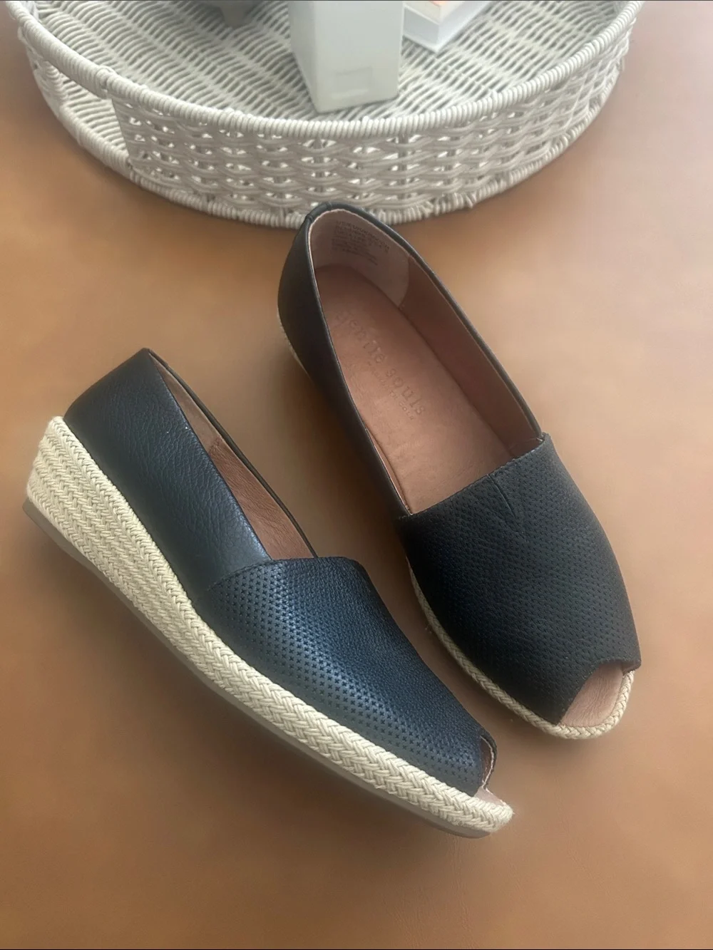 Gentle Souls by Kenneth Lucia A-Line 2 Espadrilles Size 8